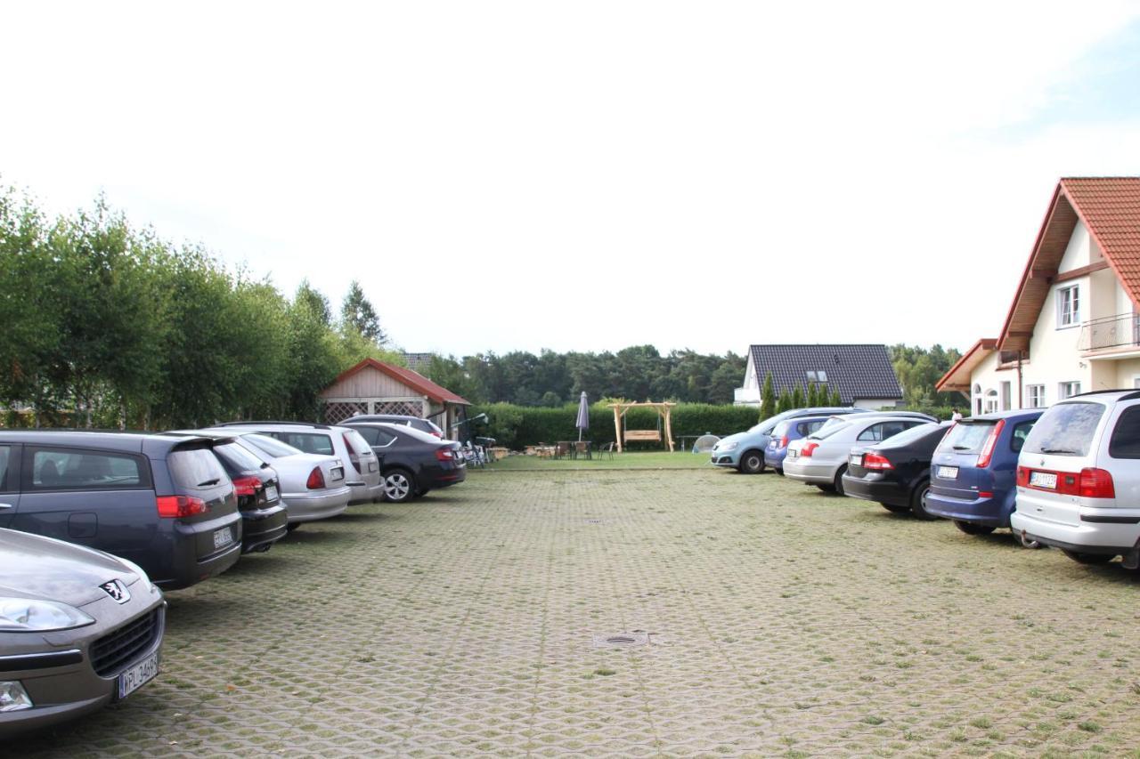 Dworek Leba I Domki Ranczo Itrich Exterior photo