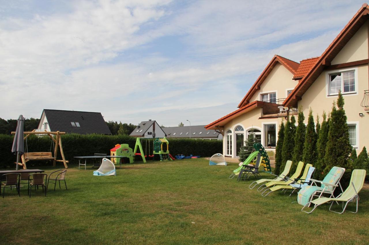 Dworek Leba I Domki Ranczo Itrich Exterior photo