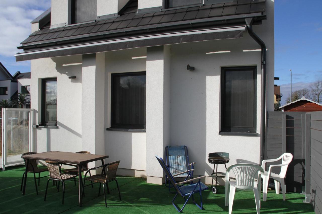 Dworek Leba I Domki Ranczo Itrich Exterior photo