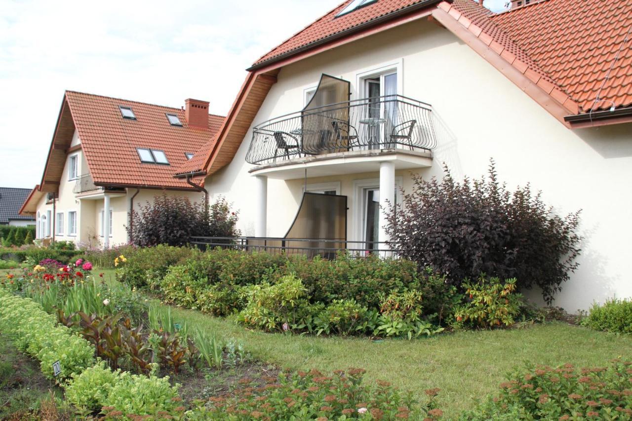 Dworek Leba I Domki Ranczo Itrich Exterior photo